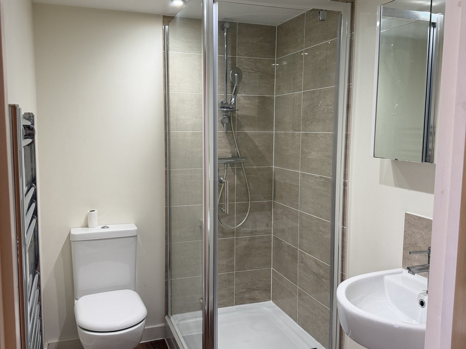 Shower room, Flat 4 Richmond Court