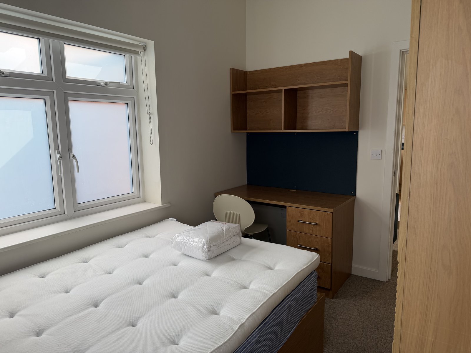 Bedroom desk, Flat 9 Richmond Court